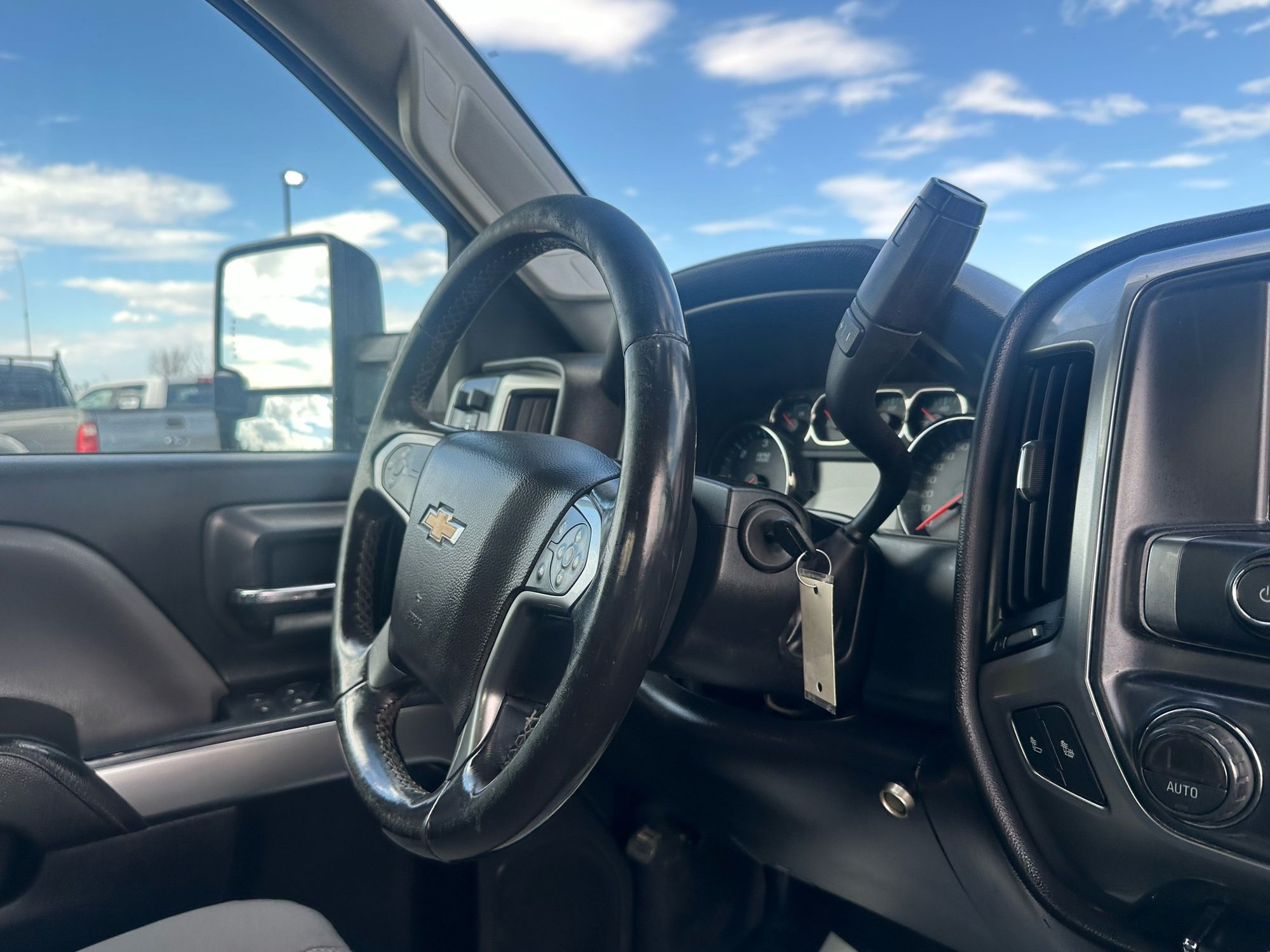 2015 Chevrolet Silverado 2500HD LT photo 18