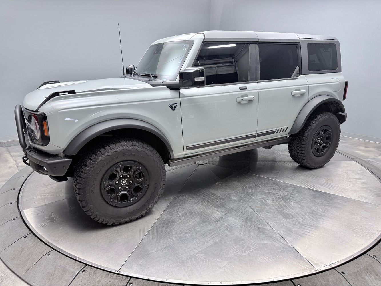 2021 Ford Bronco First Edition Advanced 4x4's photo