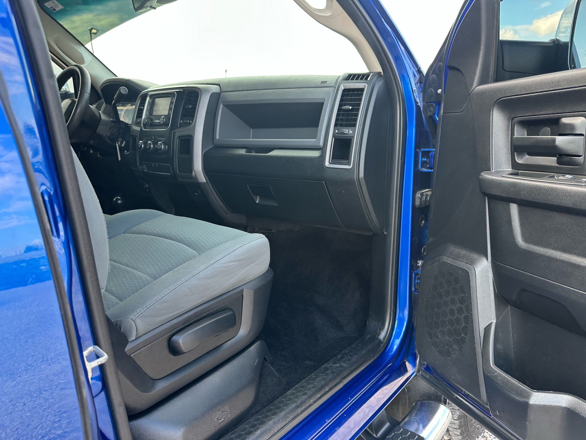 2015 Ram 2500 Tradesman photo 14