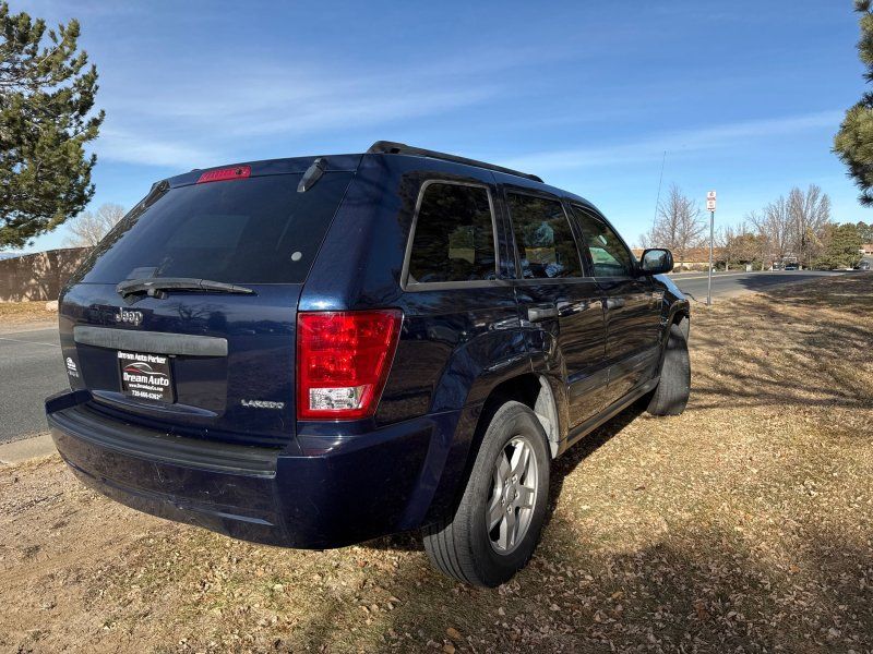 2005 Jeep Grand Cherokee Laredo photo 9