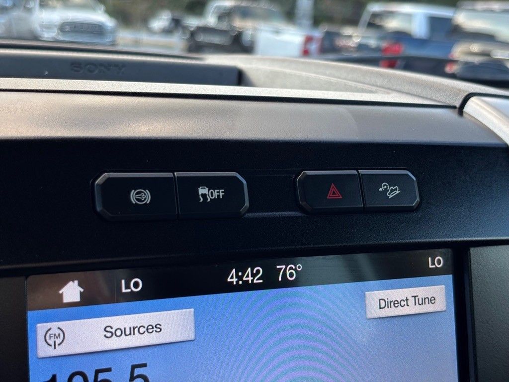 2017 Ford F-250 Lariat photo 33