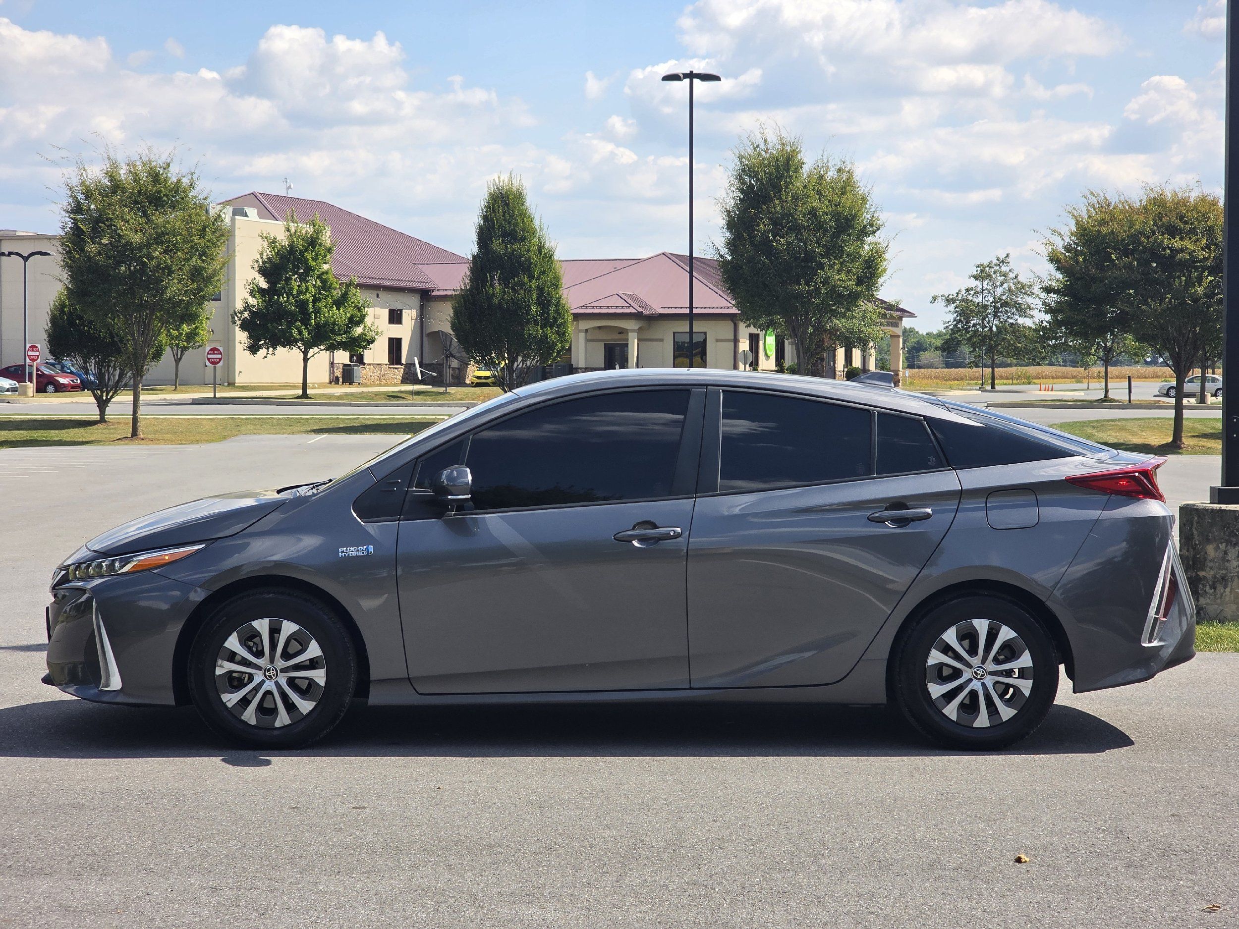 2022 Toyota Prius Prime XLE photo 4