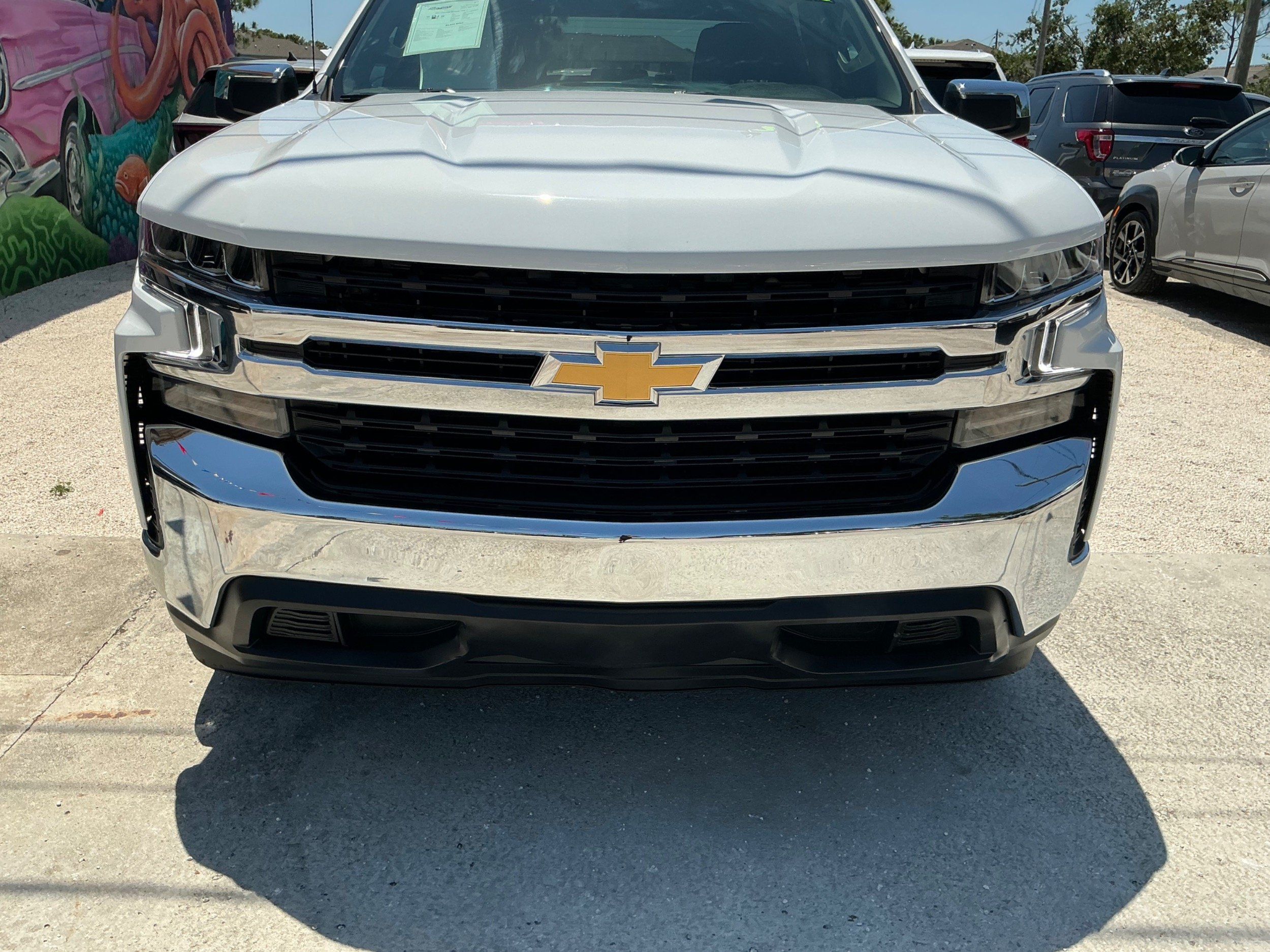 2021 Chevrolet Silverado 1500 LT photo 2