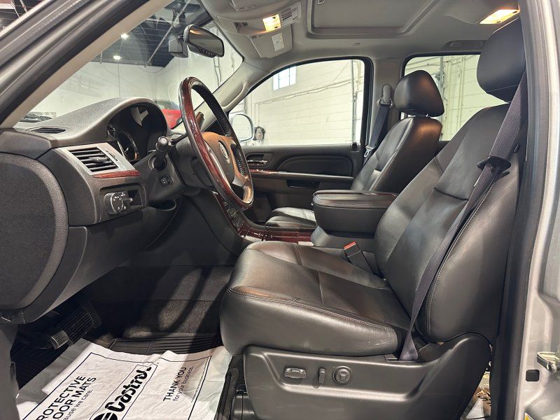2011 Cadillac Escalade ESV Luxury, photo 10