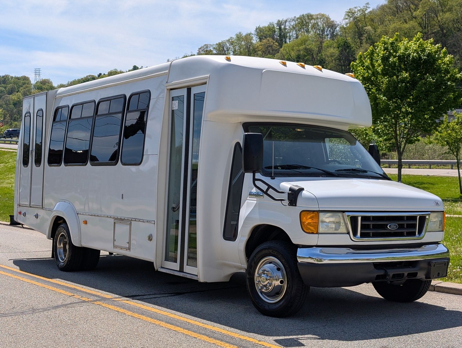 2007 Ford E-450 Cutaway 123