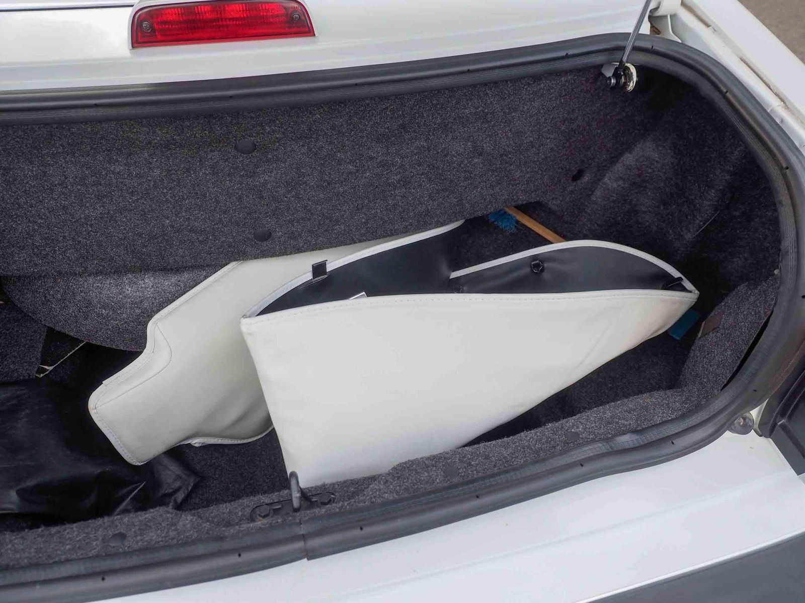 1990 Chrysler Le Baron 72