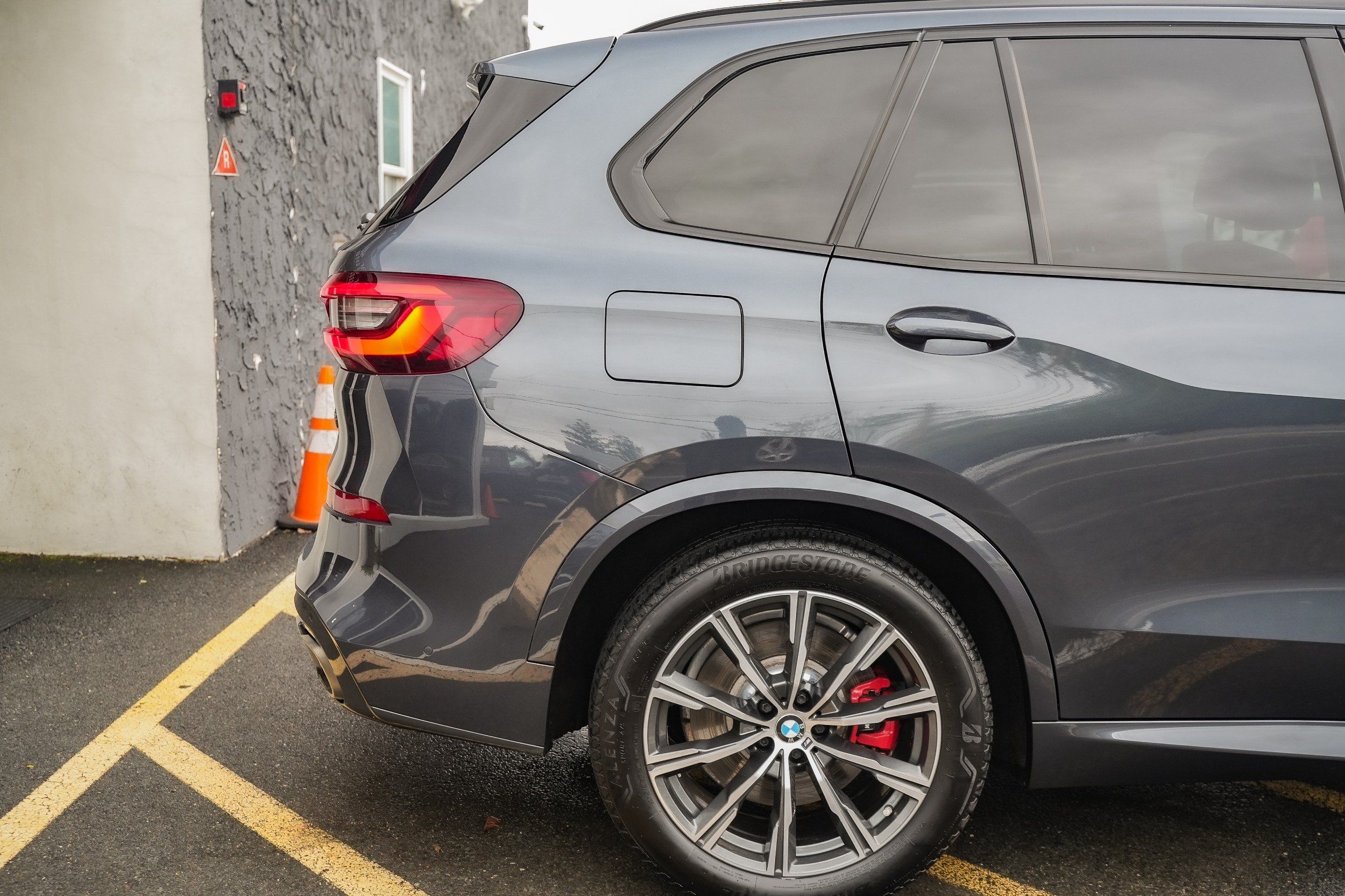 2021 BMW X5 M50i - Photo 8