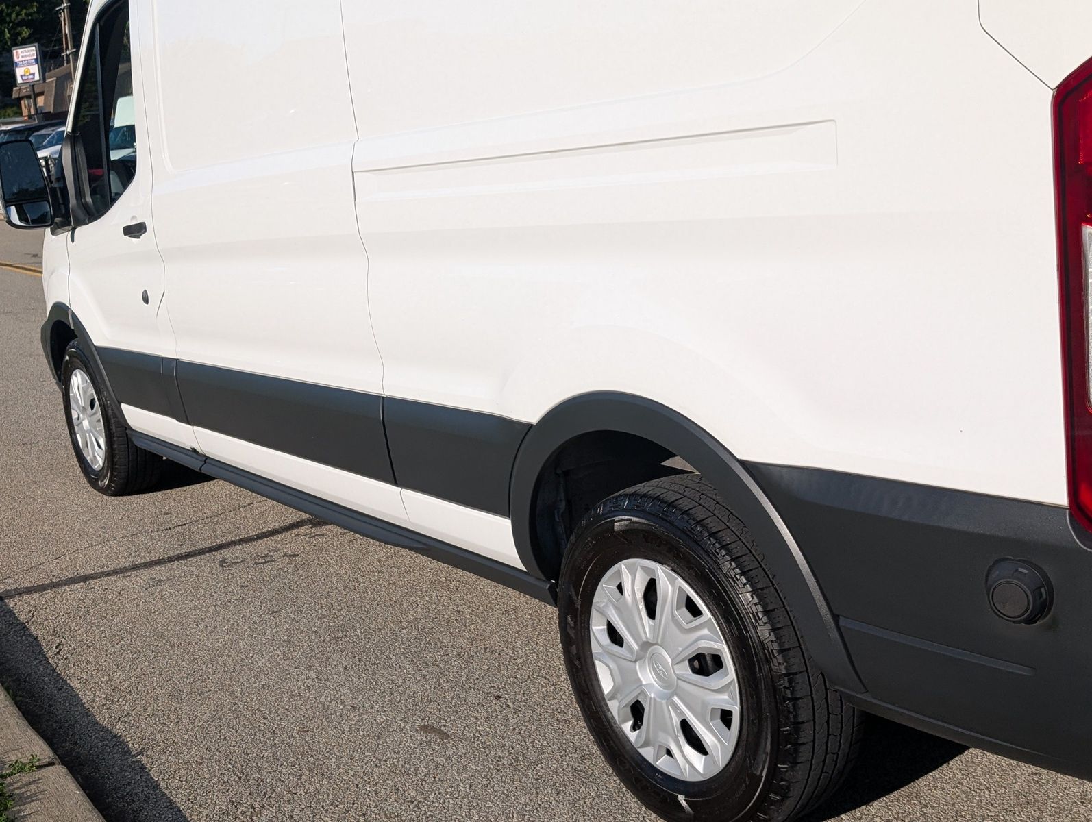 2017 Ford Transit-250 21