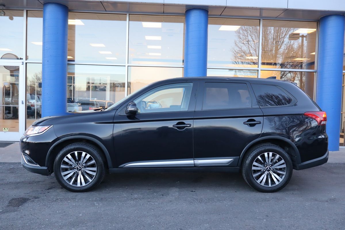 2019 Mitsubishi Outlander SE