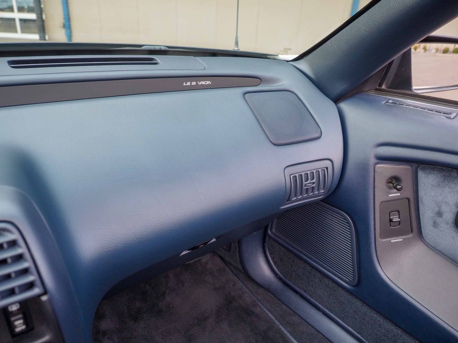 1990 Chrysler Le Baron 62