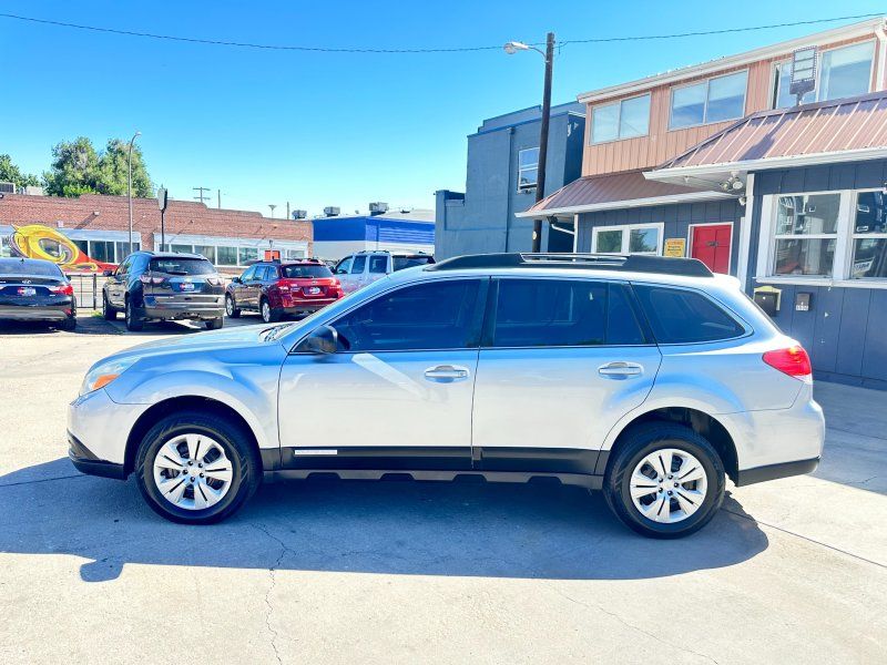 2012 Subaru Outback 2.5i - Silver exterior view 3