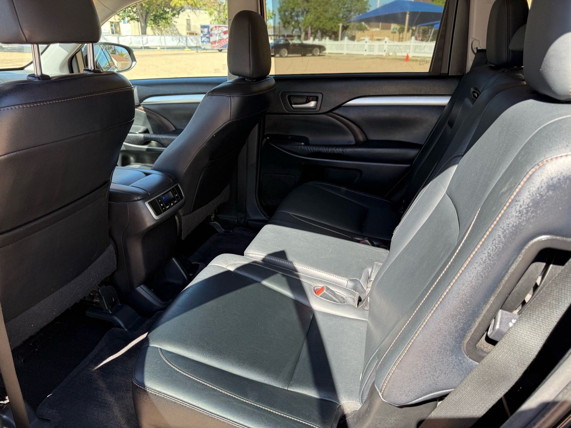 2015 Toyota Highlander XLE photo 12