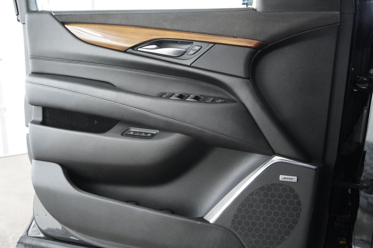 2016 Cadillac Escalade Luxury Collection