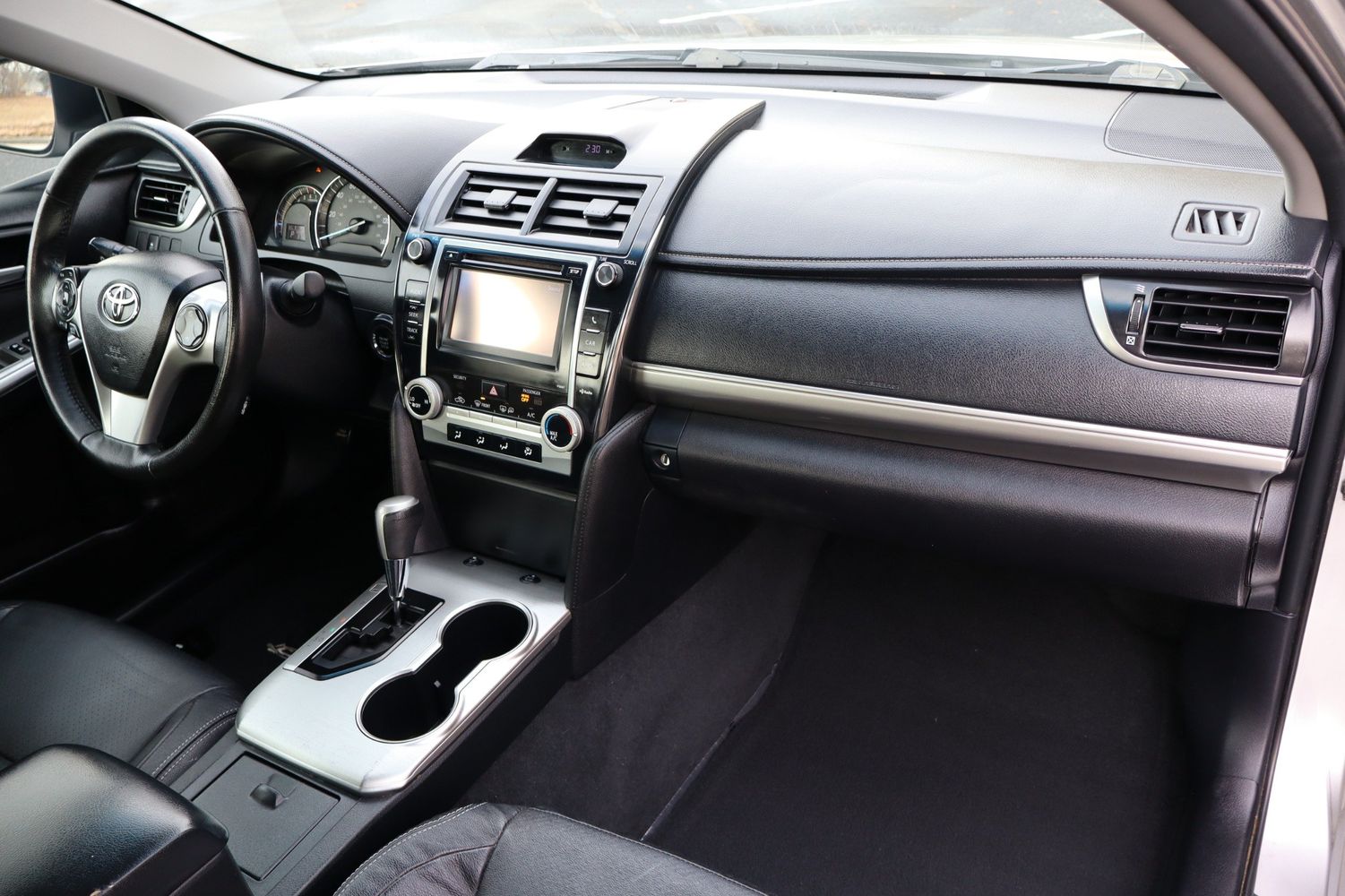 2012 Toyota Camry SE V6 | Victory Motors of Colorado