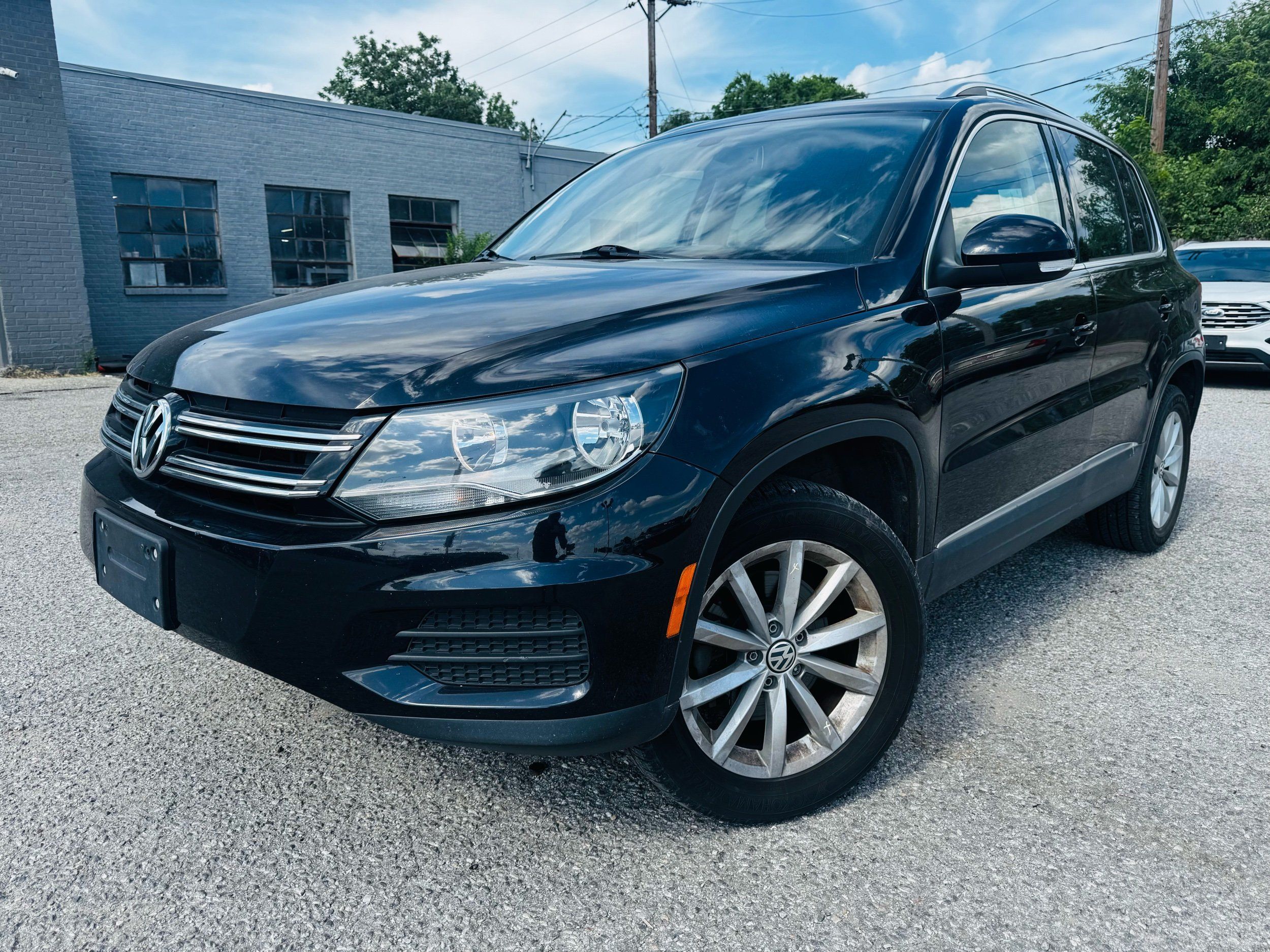 2017 Volkswagen Tiguan 2.0T Wolfsburg Edition 4Motion's photo