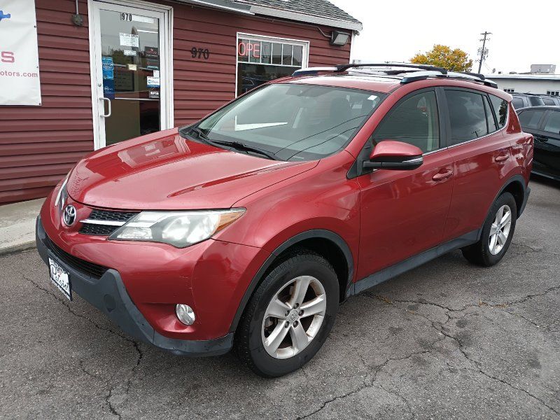 2013 Toyota RAV4 XLE photo 2
