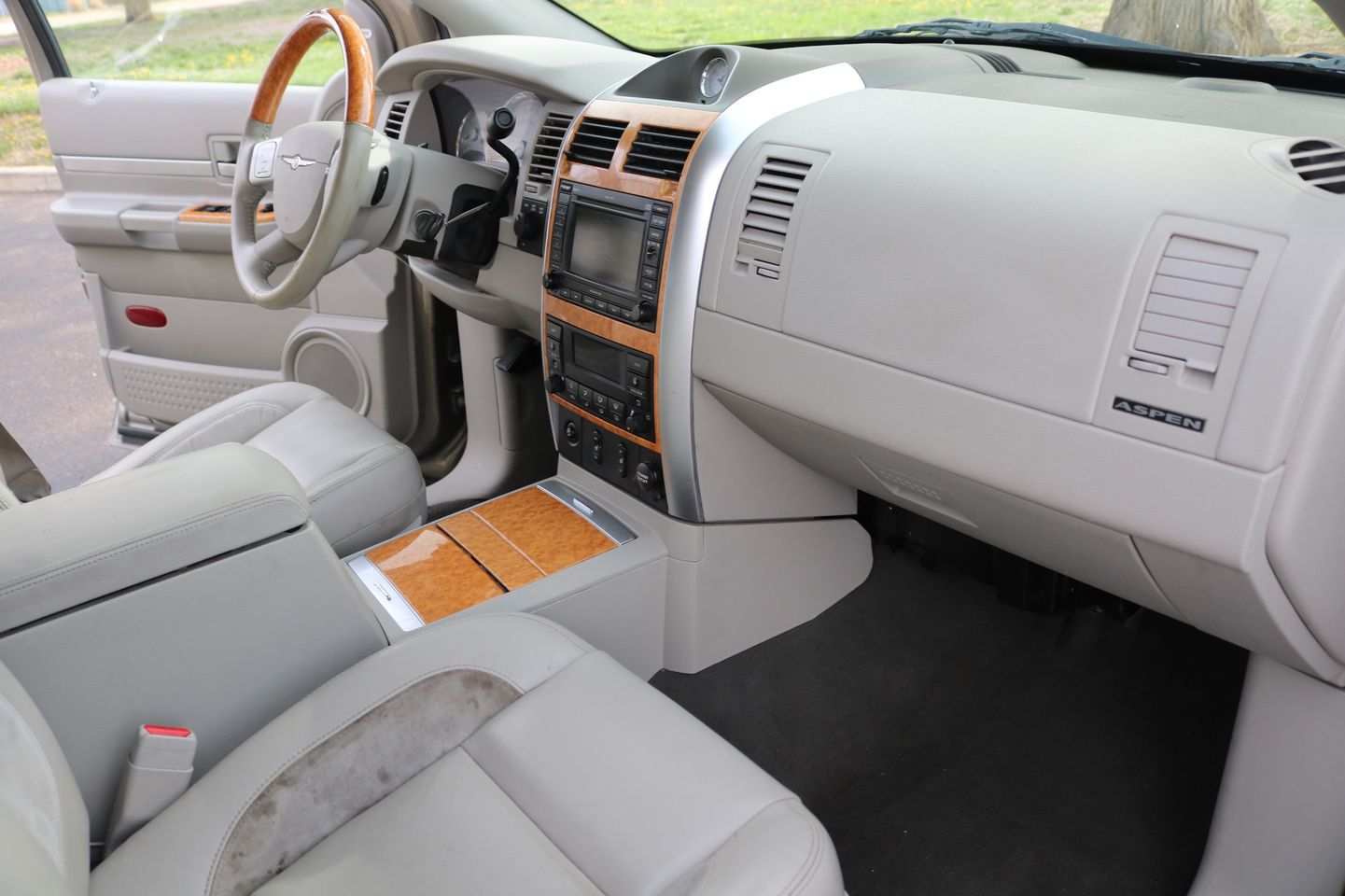 2007 Chrysler Aspen Limited | Victory Motors of Colorado