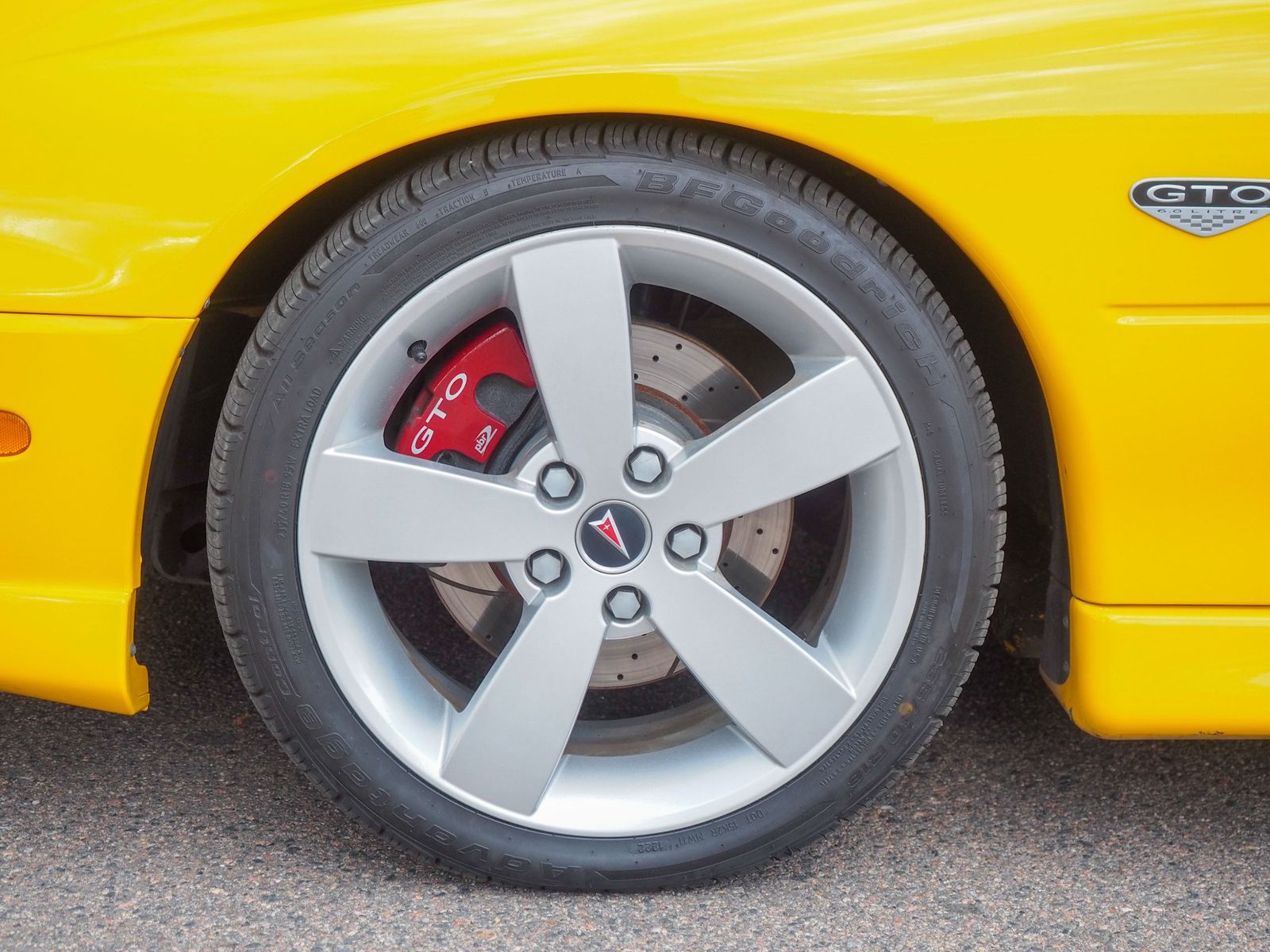 2005 Pontiac GTO 30