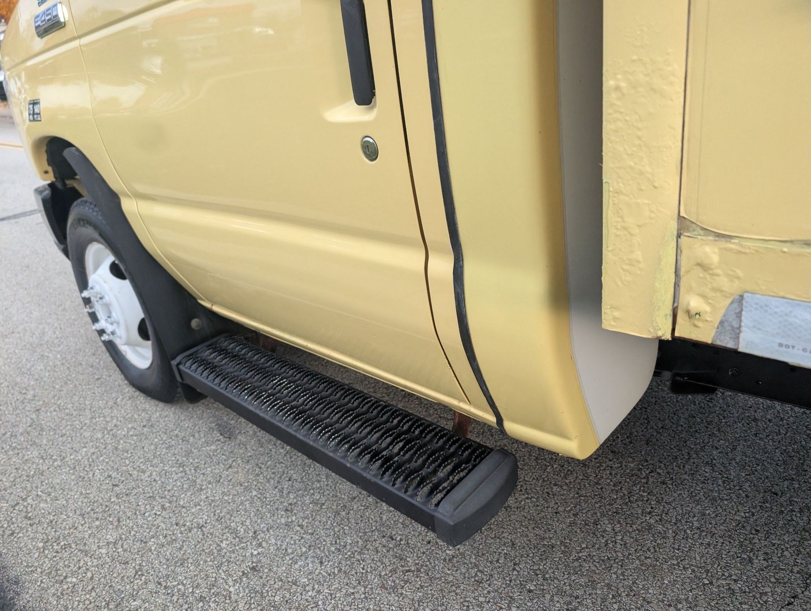 2019 Ford E-Series Chassis 114