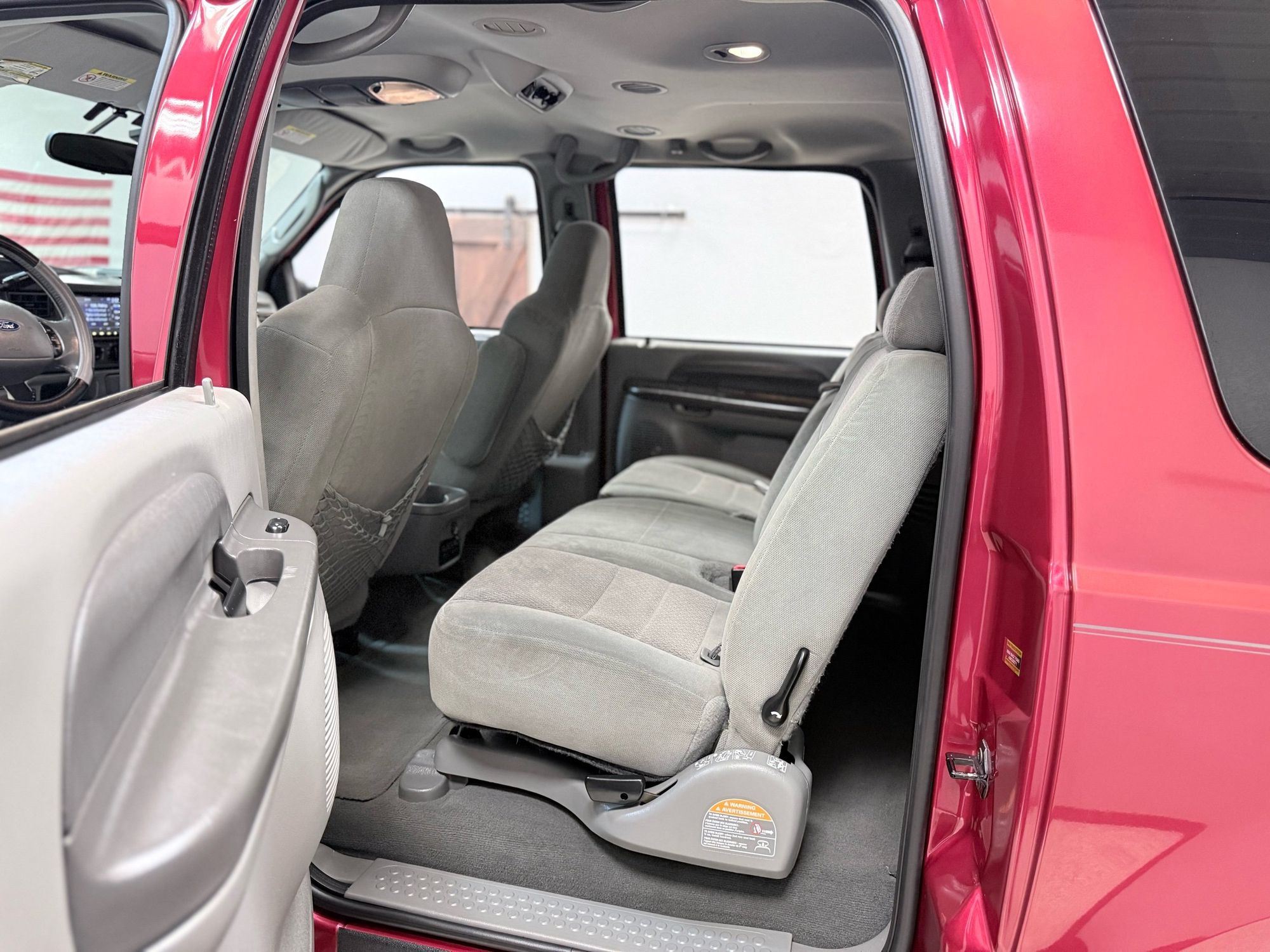 2003 Ford Excursion XLT photo 38