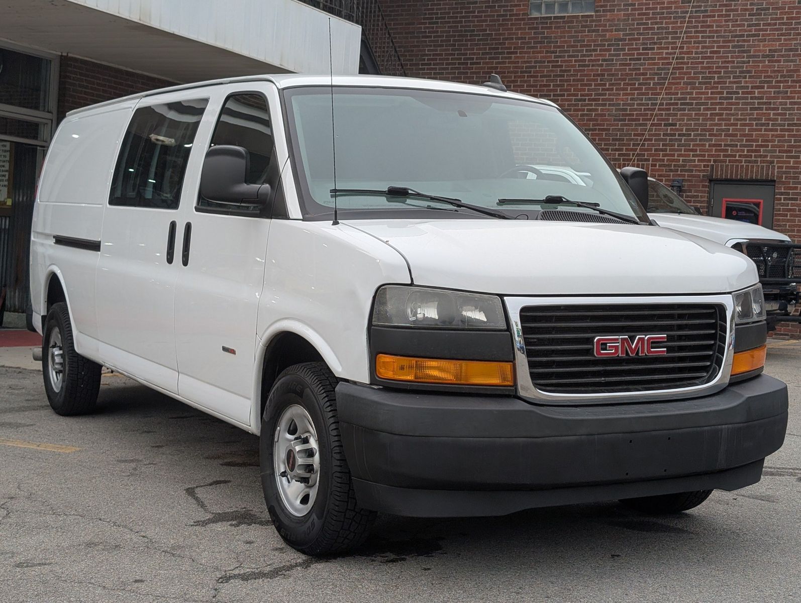 2018 GMC Savana Cargo 1