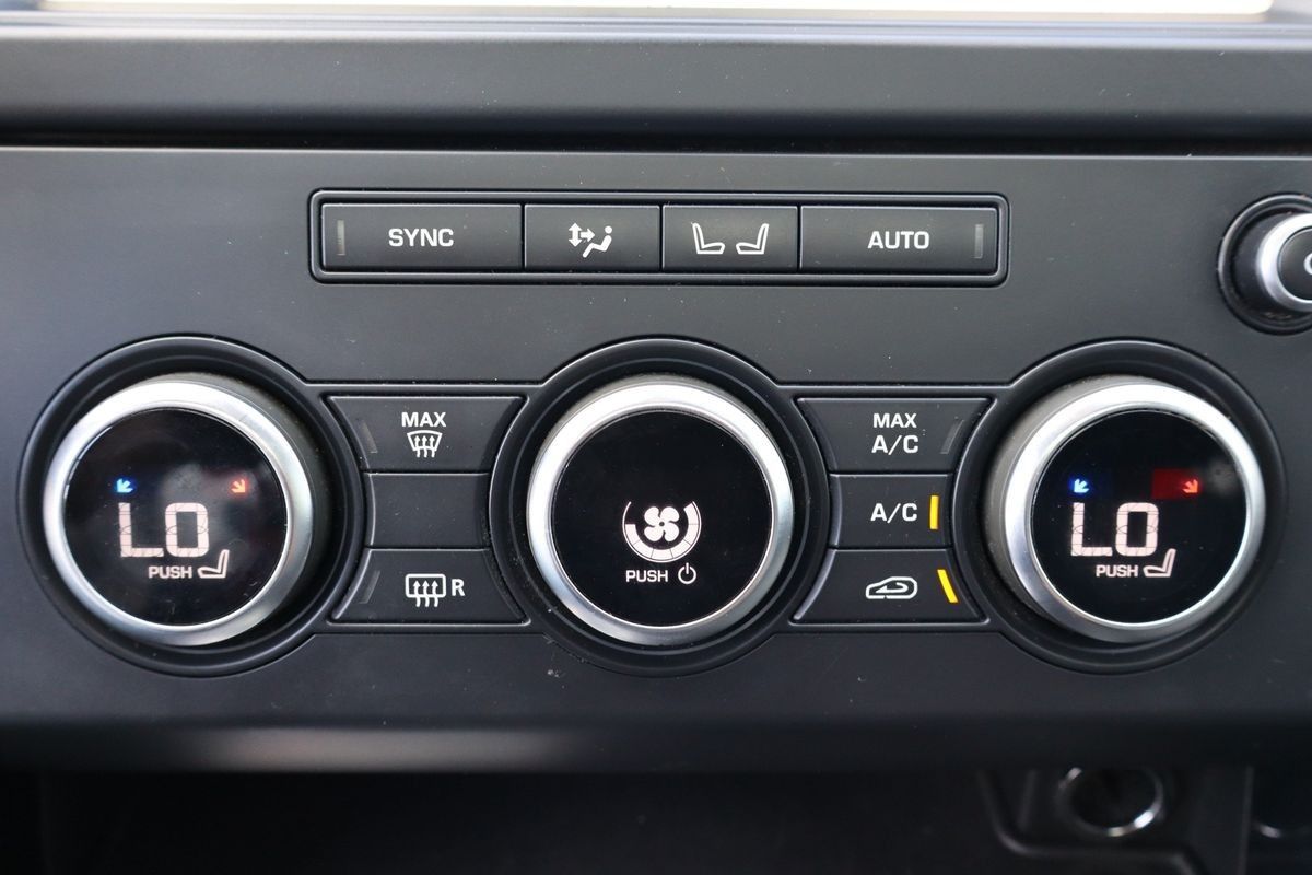 2020 Land Rover Discovery SE