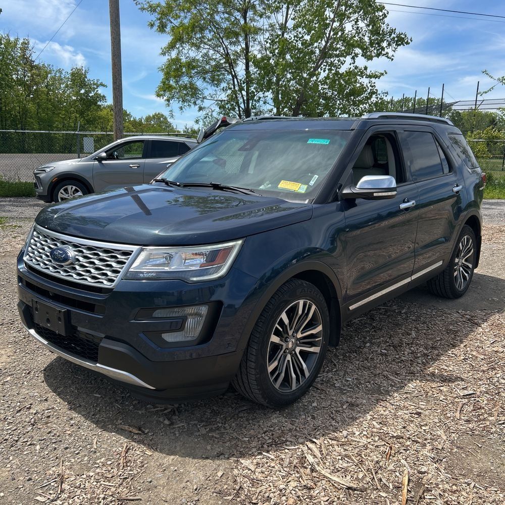 2017 Ford Explorer Platinum 4WD's photo