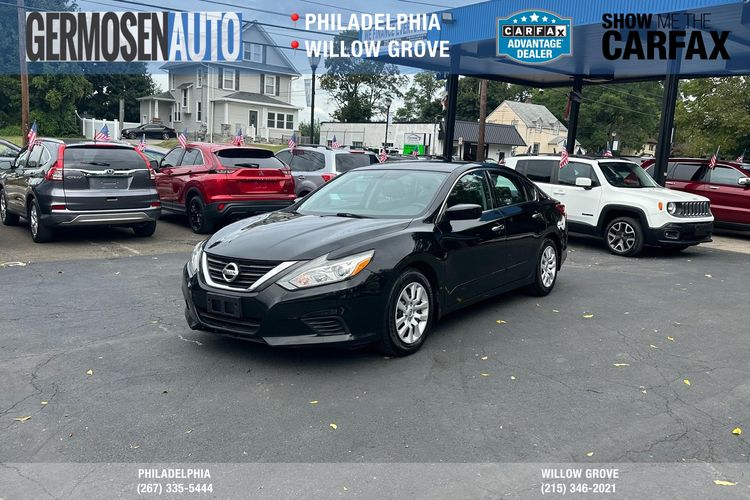 2016 Nissan Sentra S photo 2