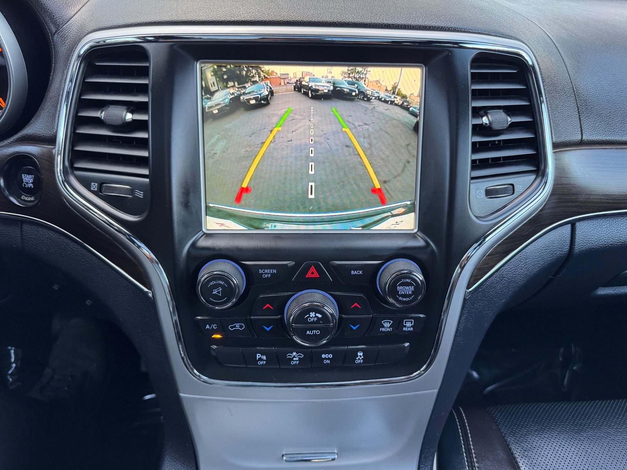 2015 Jeep Grand Cherokee Overland photo 16