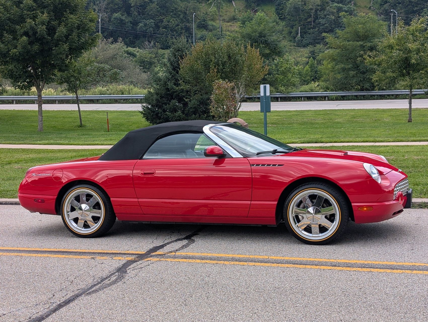 2002 Ford Thunderbird 5