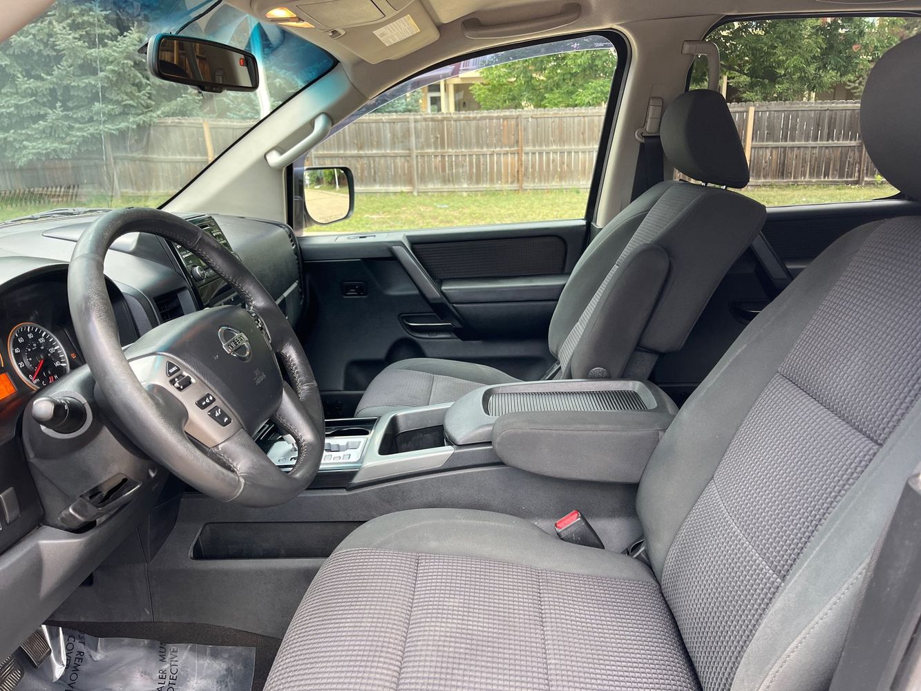 2014 Nissan Titan SV photo 8