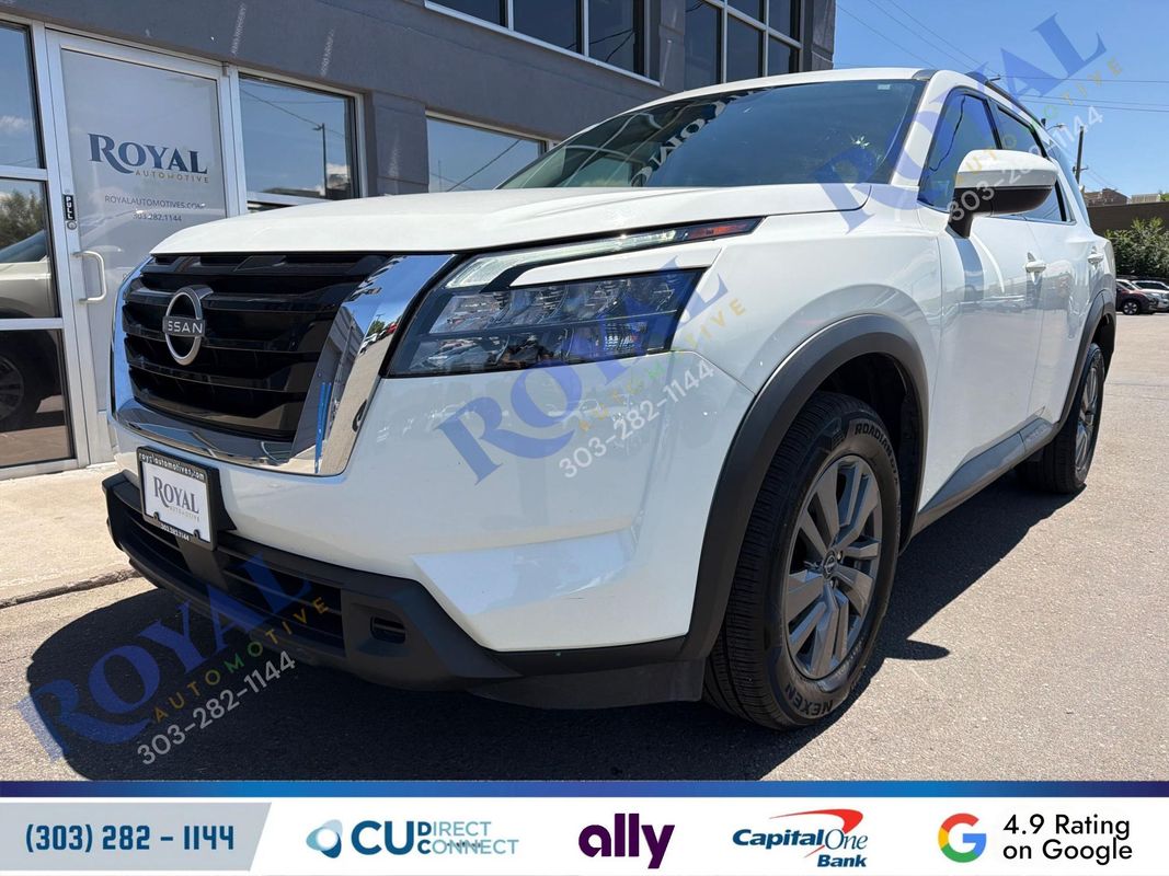 2025 Nissan Pathfinder SV