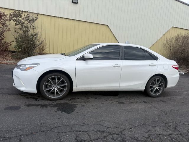 White 2017 Toyota Camry Sedan Front-Wheel Drive 6-Speed Automatic