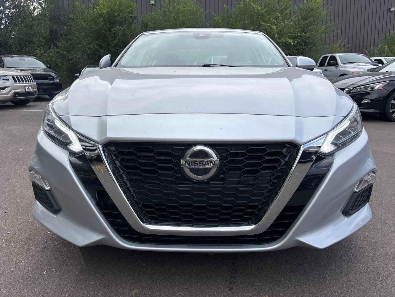 2021 Nissan Altima SV photo 2