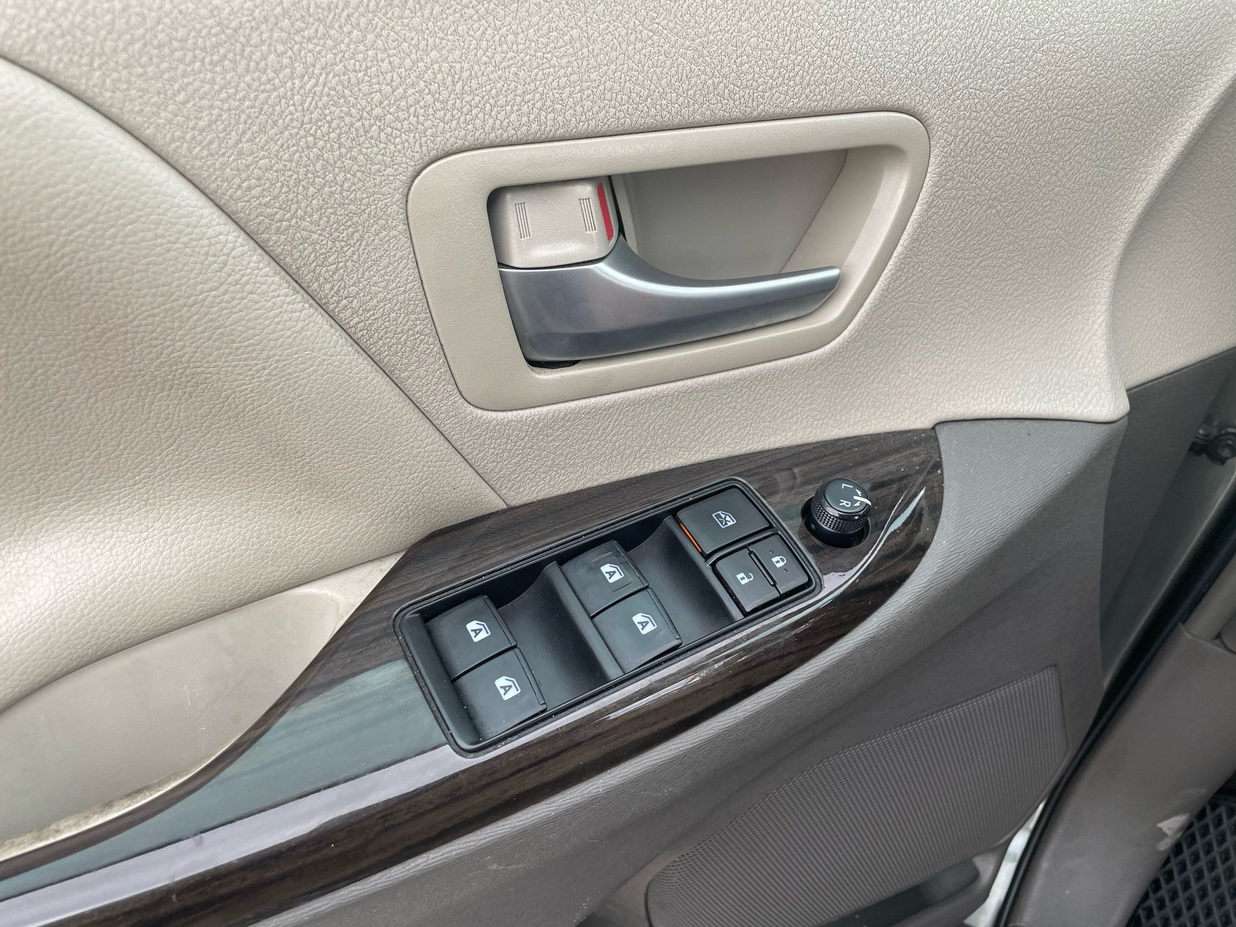 2019 Toyota Sienna XLE Premium photo 29