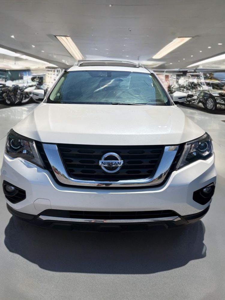 2018 Nissan Pathfinder Platinum 4WD's photo