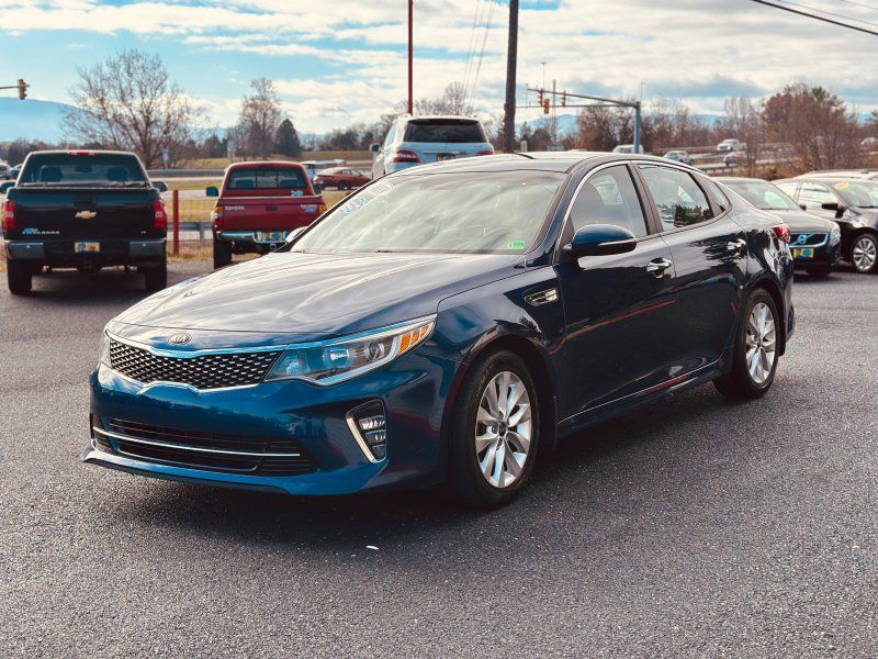 2018 Kia Optima S photo 3