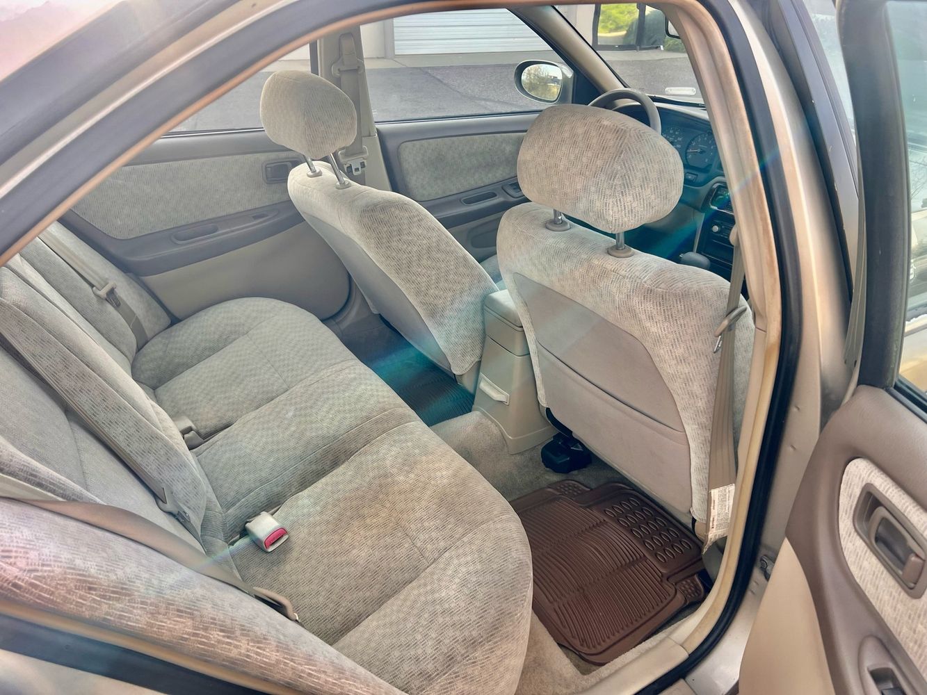 2000 Nissan Altima GXE - Photo 9