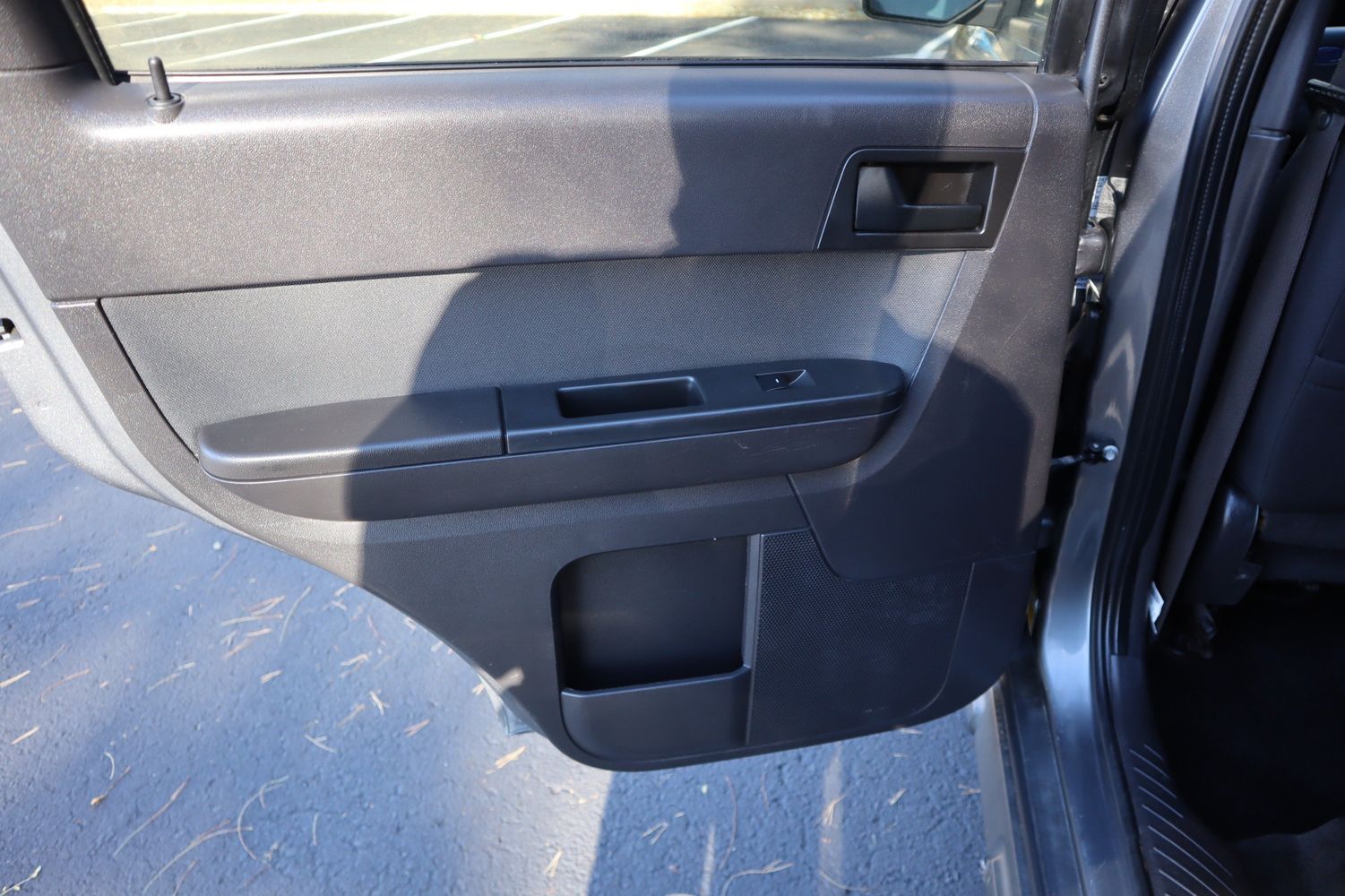 2010 ESCAPE DOOR CODE visual data 8