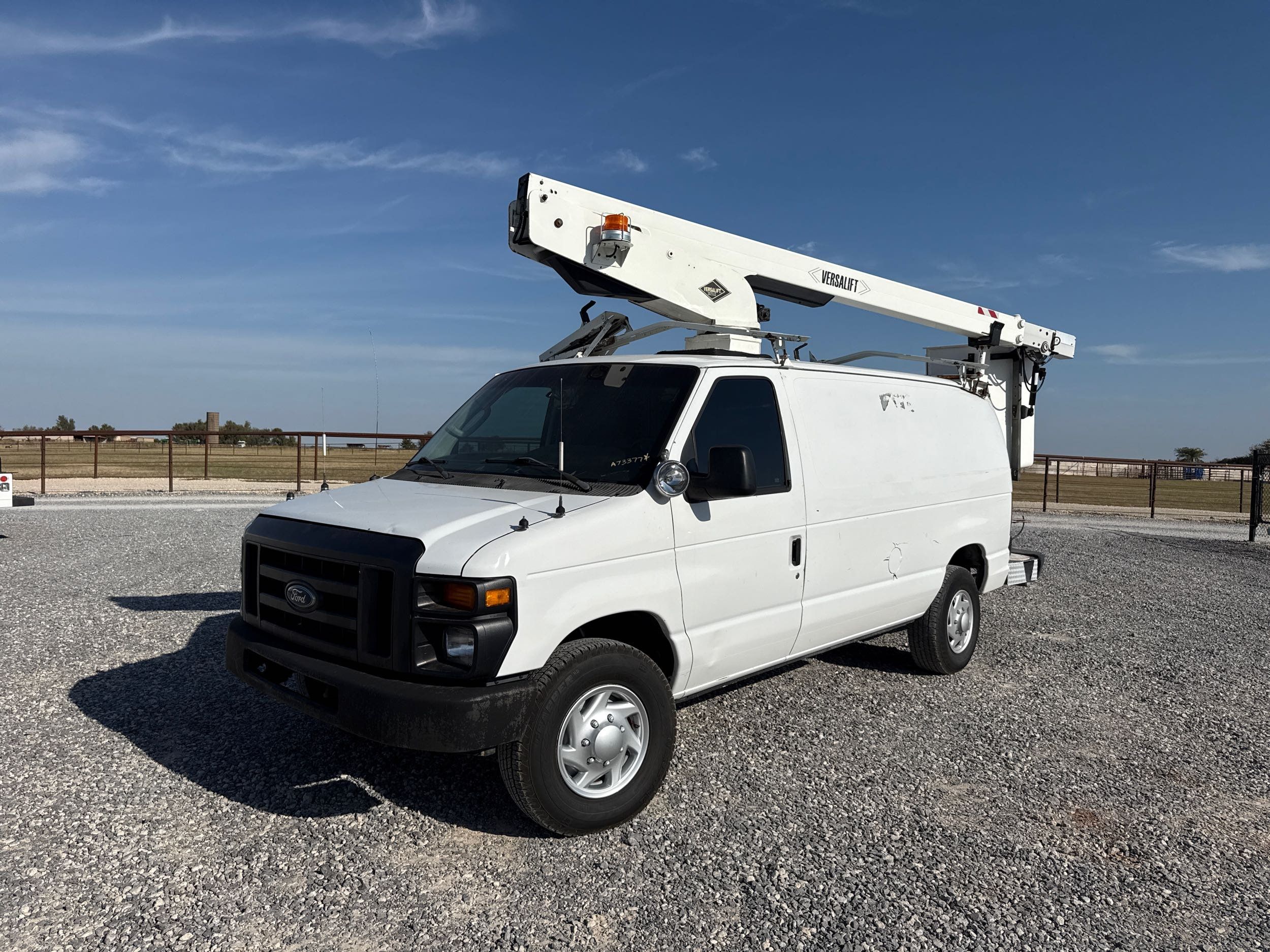 2010 Ford E-Series Econoline Van Commercial's photo