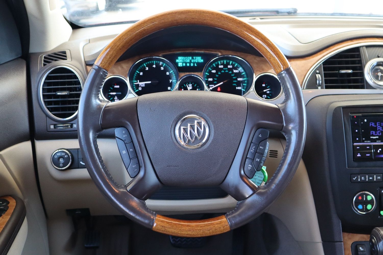 Interior 2010 Buick Enclavenull