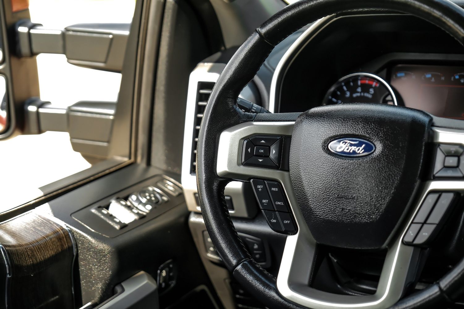 2021 Ford F-250 Lariat photo 22