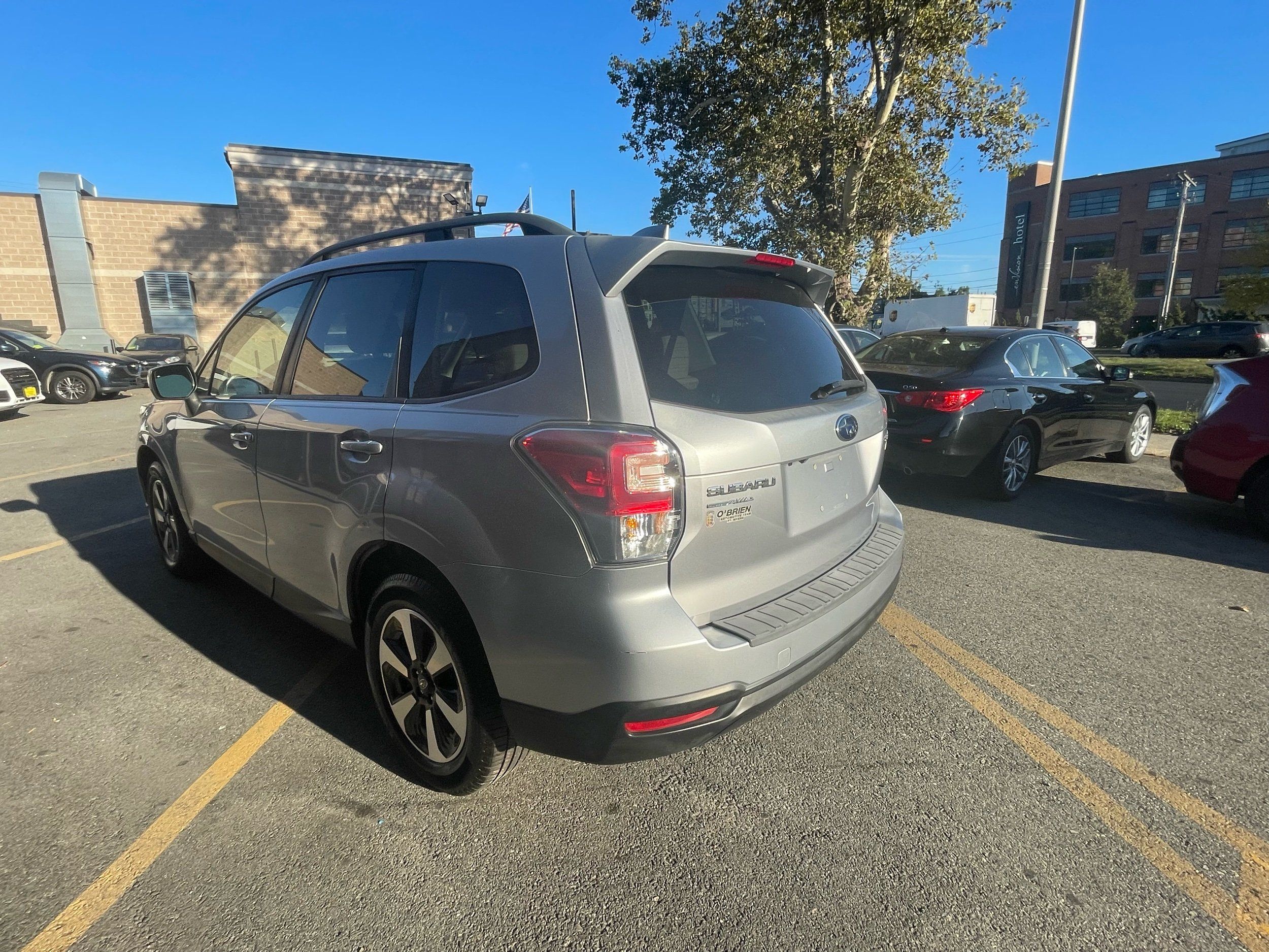 2017 Subaru Forester 2.5i Premium photo 4