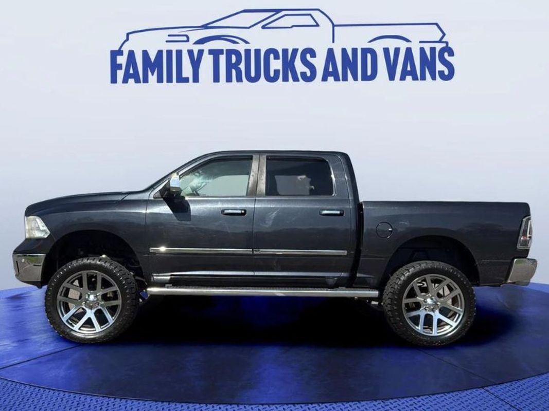 View vehicle photo 2