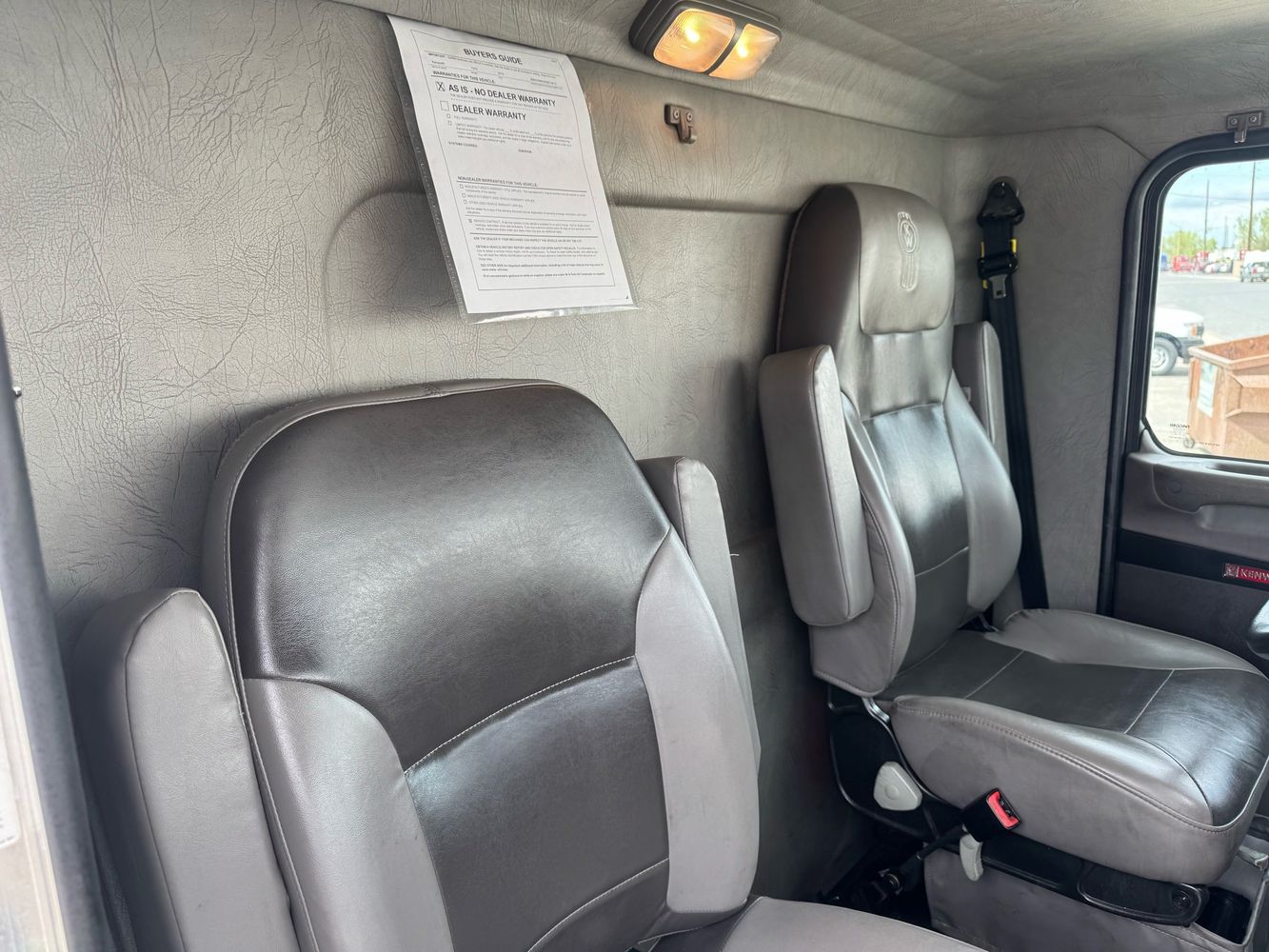 2019 Kenworth T3 Series photo 33