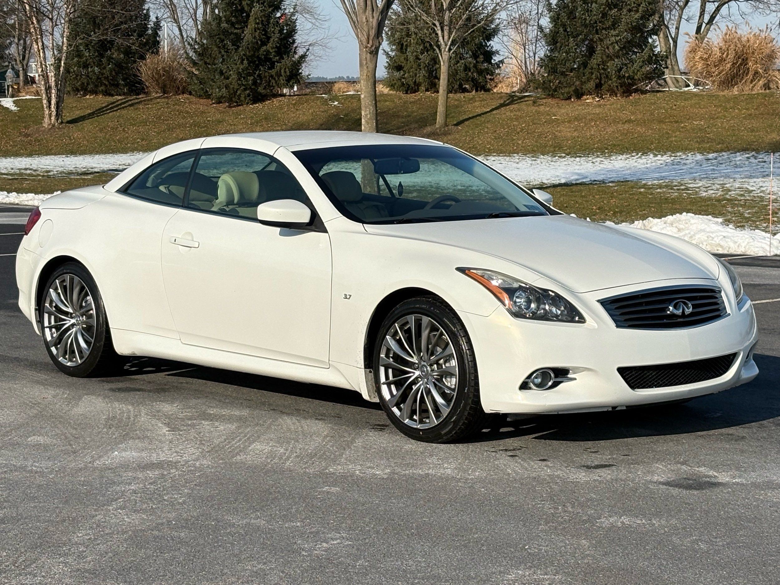 2014 INFINITI Q60 Convertible IPL's photo