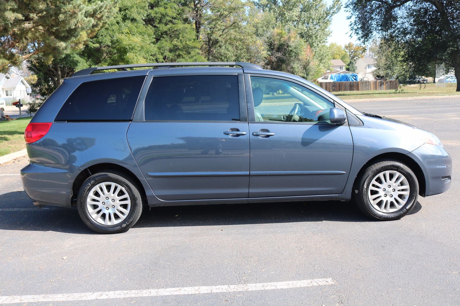 2009 Toyota Sienna XLE | Victory Motors of Colorado