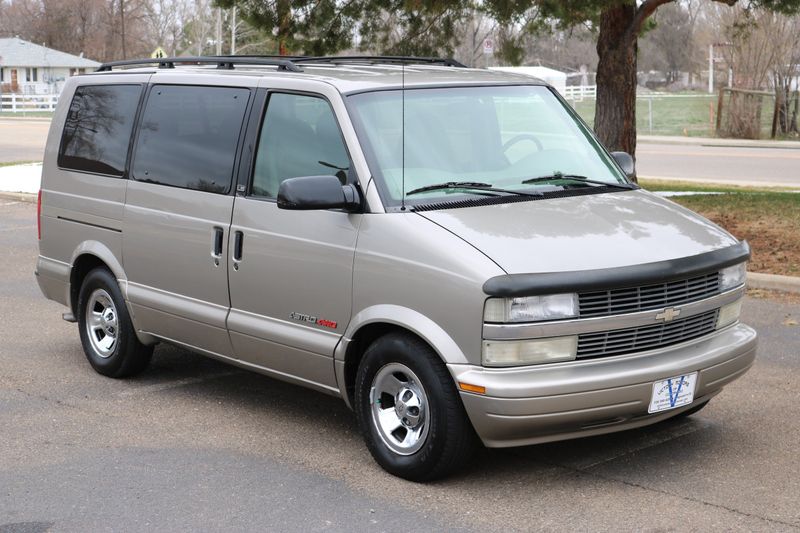 2001 Chevrolet Astro Photos