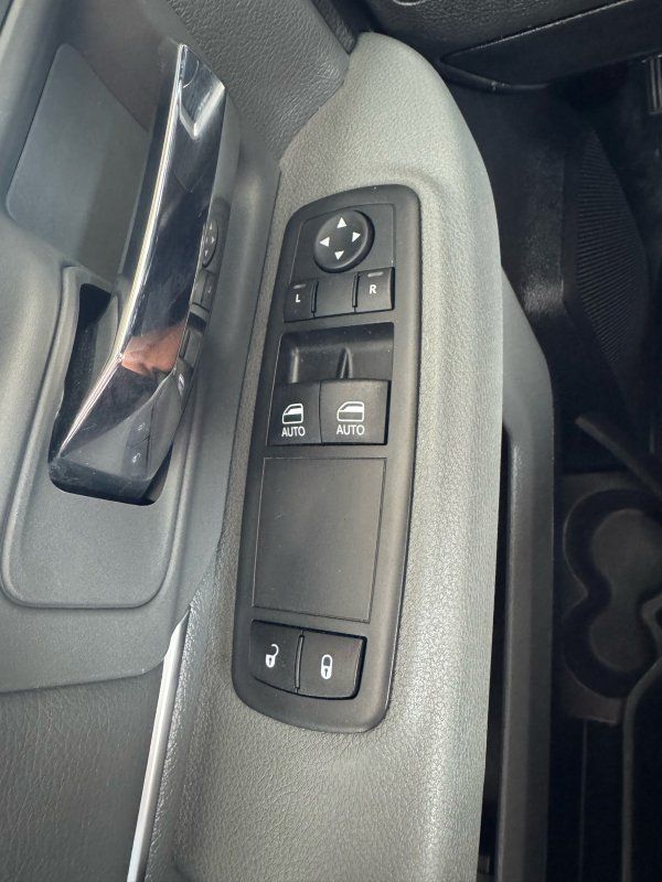 2019 Ram 1500 Classic SLT photo 11