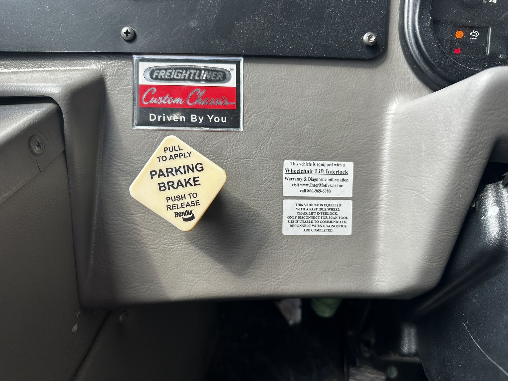 2018 Freightliner Glaval Legacy FA1034 33